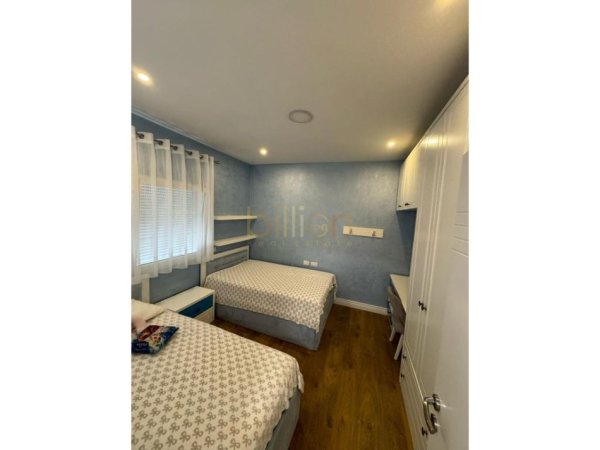 Tirane, jepet me qera 3+1 , 198 m² 920 € (Fresk)