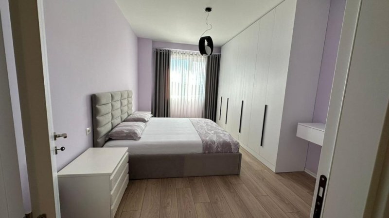Tirane, jepet me qera apartament 1+1+Ballkon Kati 6, 76 m² 500 € (Grand Gallery)