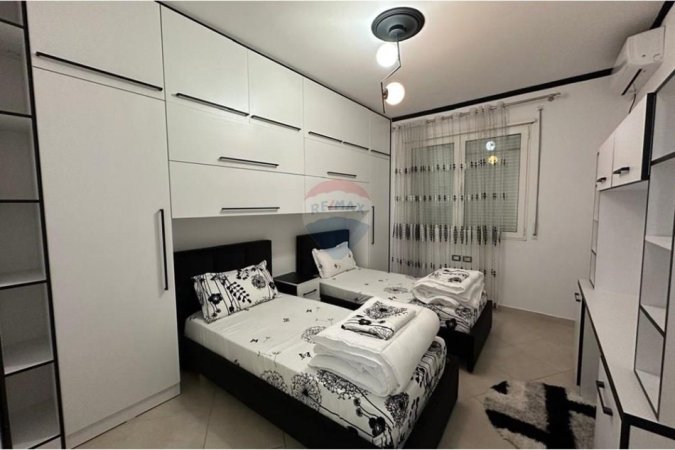 Tirane, jepet me qera apartament 2+1 Kati 2, 111 m² 750 € 