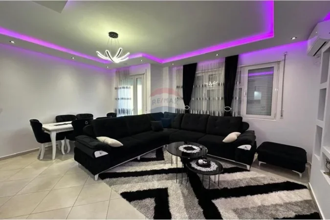 Tirane, jepet me qera apartament 2+1 Kati 2, 111 m² 750 € 