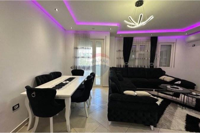 Tirane, jepet me qera apartament 2+1 Kati 2, 111 m² 750 € 