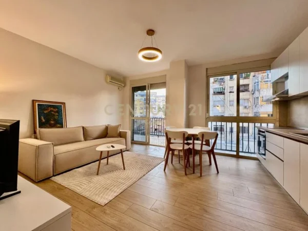Tirane, jepet me qera apartament 1+1+Aneks+Ballkon Kati 5, 75 m² 750 € (Neom125450)