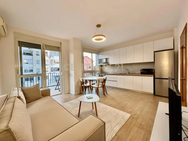 Tirane, jepet me qera apartament 1+1+Aneks+Ballkon Kati 5, 75 m² 750 € (Neom125450)