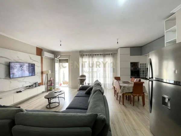Tirane, shitet apartament 3+1+Aneks+Ballkon Kati 4, 181 m² 250.000 € (Neom125574)
