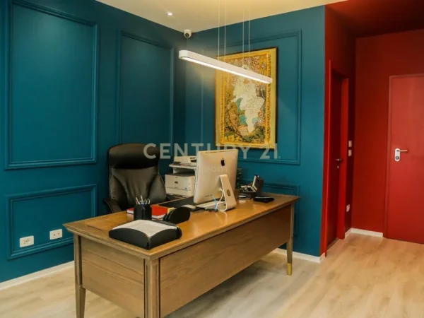 Tirane, jepet me qera zyre Kati 2, 35 m² 900 € (Neom125784)