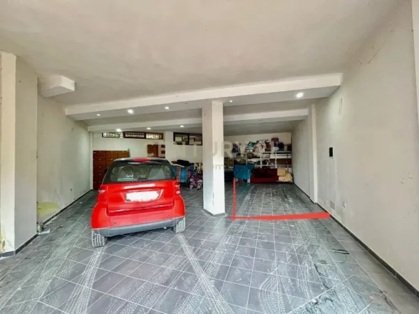 Tirane, jepet me qera apartament 2+1 Kati 3, 110 m² 850 € (Liqeni thate)