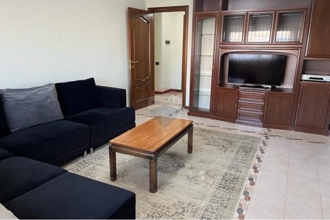 Tirane, shitet apartament 3+1 , 138 m² 295.000 € (Stacioni i Trenit)