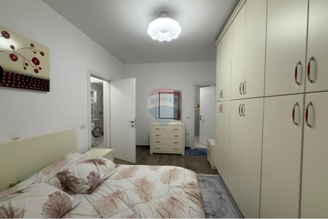 Tirane, jepet me qera apartament 2+1 Kati 6, 90 m² 650 € 