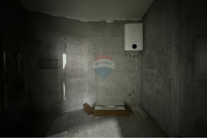 Tirane, jepet me qera apartament 1+1 , 70 m² 700 € (Vasil Shanto)