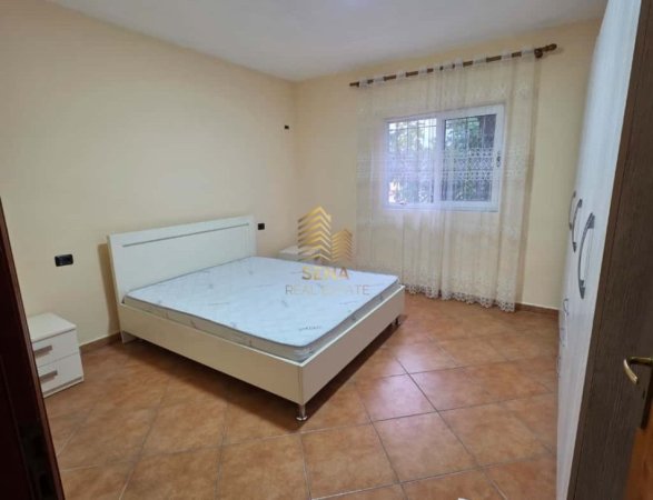 Tirane, jepet me qera Vile 1+1+Ballkon Kati 1, 95 m² 500 € (Rruga Aleksander Moisiu)
