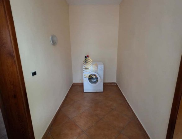 Tirane, jepet me qera Vile 1+1+Ballkon Kati 1, 95 m² 500 € (Rruga Aleksander Moisiu)