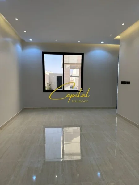 Tirane, jepet me qera zyre Kati 4, 118 m² 750 € (KOMUNA E PARISIT)