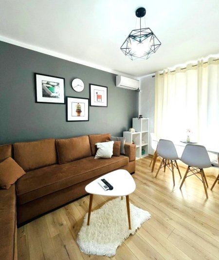 Jepet Apartament 1+1 me Qera ne Qender tek Selvia, Kati 3, 65 m² 650 € URO
