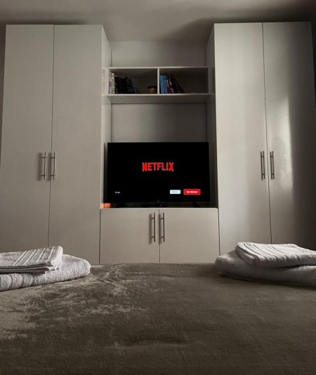 Jepet Apartament 1+1 me Qera ne Qender tek Selvia, Kati 3, 65 m² 650 € URO