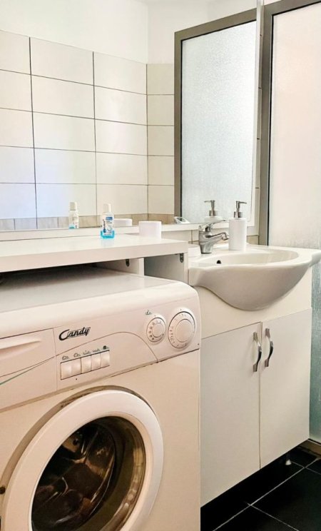 Jepet Apartament 1+1 me Qera ne Qender tek Selvia, Kati 3, 65 m² 650 € URO