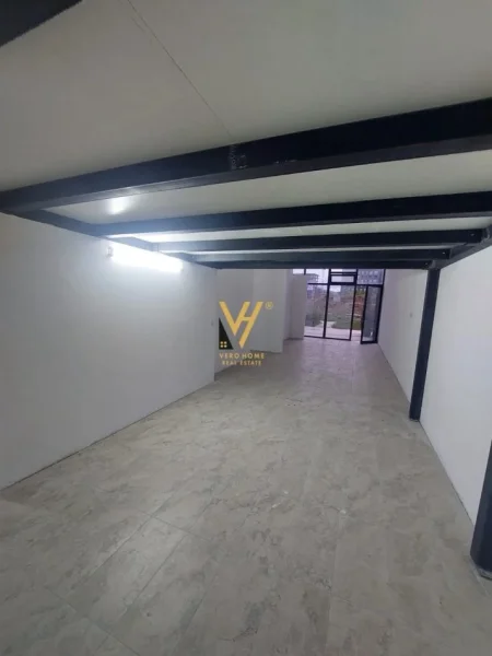 Tirane, shitet dyqan Kati 0, 106 m² 230.000 € (ISH FUSHA E AVIACIONIT)