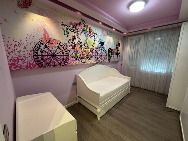 Tirane, shitet apartament 2+1 , 127 m² 379.000 € (Bllok)