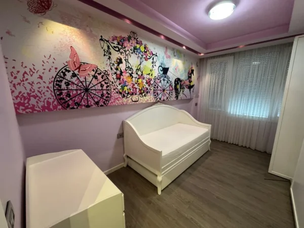 Tirane, shitet apartament 2+1 , 127 m² 379.000 € (Bllok)