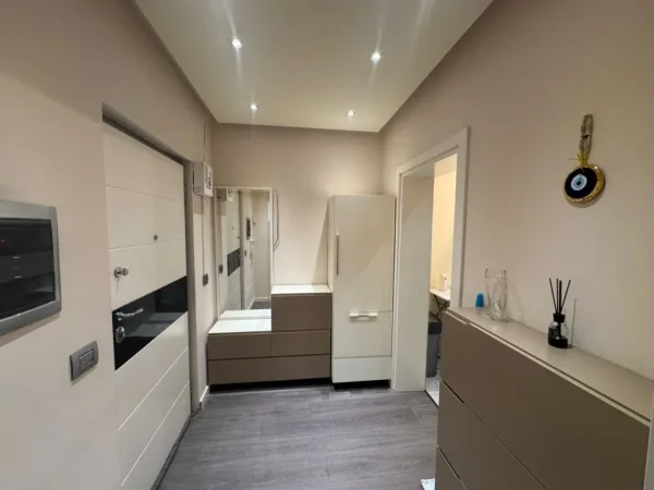 Tirane, shitet apartament 2+1 , 127 m² 379.000 € (Bllok)