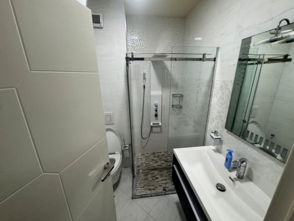 Tirane, shitet apartament 2+1 , 127 m² 379.000 € (Bllok)