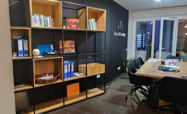 Tirane, jepet me qera zyre Kati 1, 108 m² 800 € (liqeni artificia)