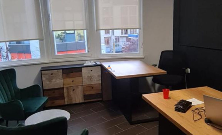 Tirane, jepet me qera zyre Kati 1, 108 m² 800 € (liqeni artificia)