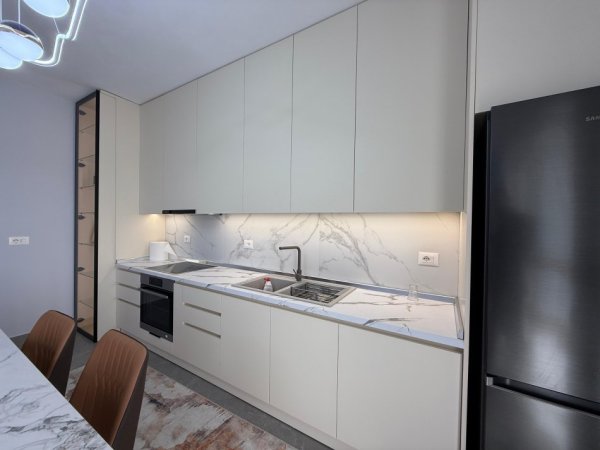 Tirane, jepet me qera apartament 2+1 Kati 6, 98 m² 700 € (River Residence, Astir)