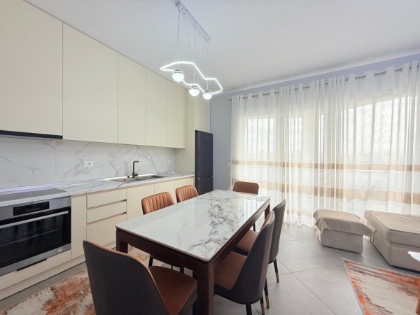 Tirane, jepet me qera apartament 2+1 Kati 6, 98 m² 700 € (River Residence, Astir)