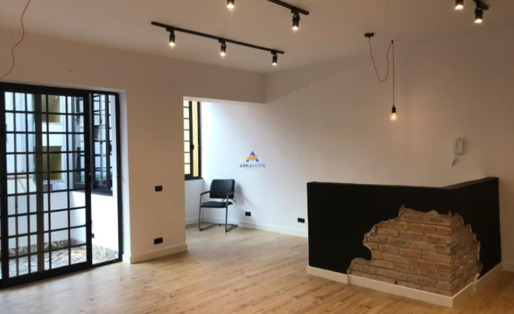 Tirane, jepet me qera zyre Kati 0, 110 m² 1.000 € (rruga e durresit)