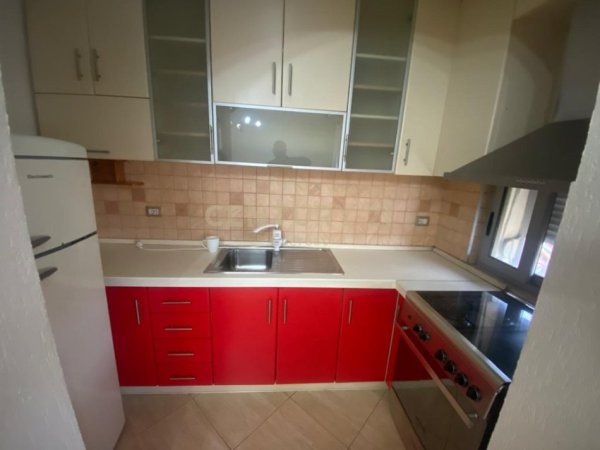 Tirane, jap me qera apartament 1+1 Kati 4, 53 m² 350 € 