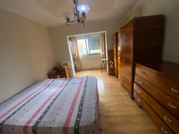 Tirane, jap me qera apartament 1+1 Kati 4, 53 m² 350 € 