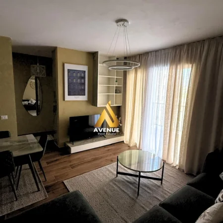 Tirane, jepet me qera apartament 2+1+Ballkon Kati 3, 108 m² 600 € (gryka e kacanikut)