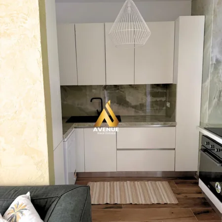 Tirane, jepet me qera apartament 2+1+Ballkon Kati 3, 108 m² 600 € (gryka e kacanikut)