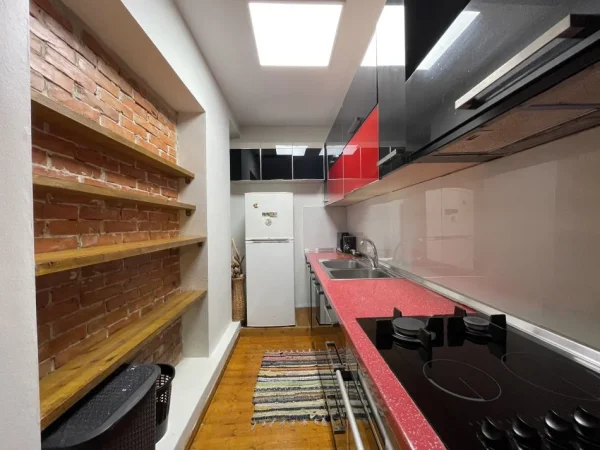 Tirane, shitet apartament 2+1+Ballkon Kati 1, 92 m² 129000 € Rruga Irfan Tomini