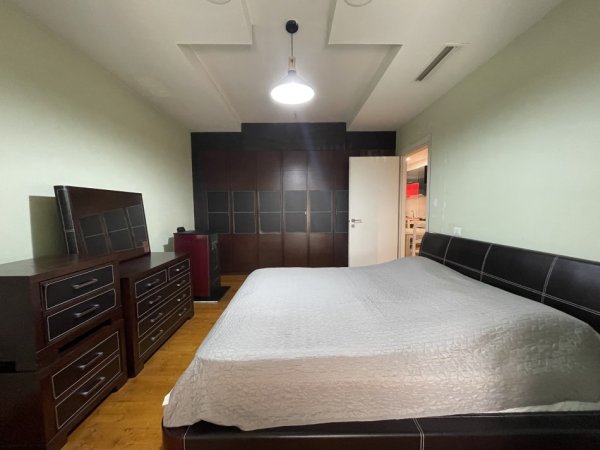 Tirane, shitet apartament 2+1+Ballkon Kati 1, 92 m² 129.000 € (Rruga Irfan Tomini- JO BLERES ME KREDI)