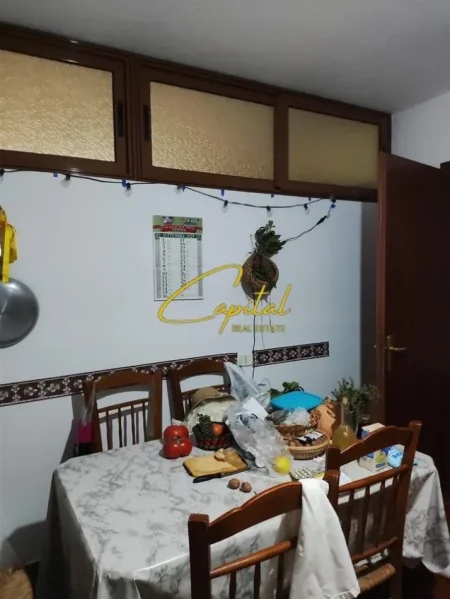 Tirane, jepet me qera apartament 1+1 Kati 3, 75 m² 600 € (KOMUNA E PARISIT)