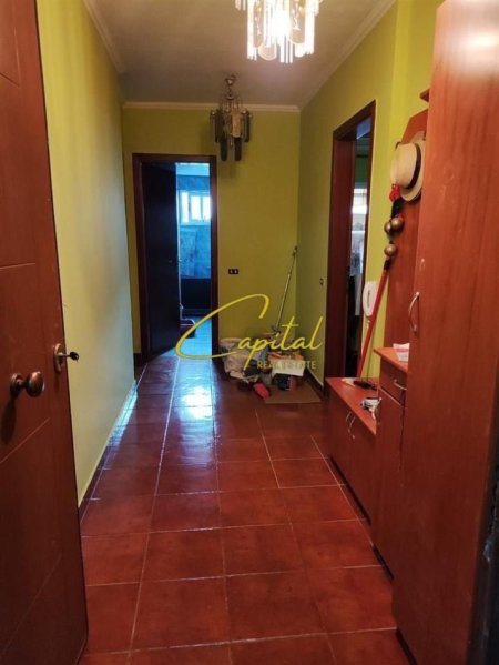 Tirane, jepet me qera apartament 1+1 Kati 3, 75 m² 600 € (KOMUNA E PARISIT)