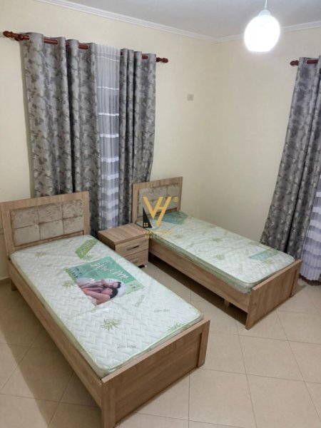 Tirane, jepet me qera apartament 2+1+Ballkon Kati 2, 85 m² 450 € (SAUK)