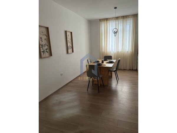 Tirane, jepet me qera apartament 1+1 Kati 2, 70 m² 850 €