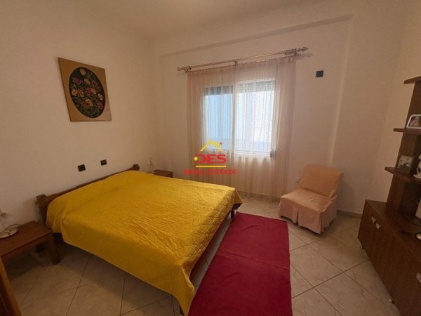 Vlore, jepet me qera apartament 2+1+Ballkon Kati 1, 110 m² 400 € (Rruga Murat Tërbaçi)