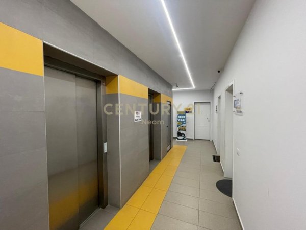 Tirane, jepet me qera zyre Kati 2, 35 m² 900 € (Stadiumi Dinamo)