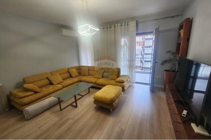 Tirane, jepet me qera apartament 2+1+Ballkon , 116 m² 1.000 € (Rruga e kavajes.)
