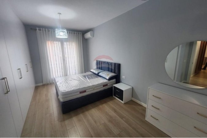Tirane, jepet me qera apartament 2+1+Ballkon , 116 m² 1.000 € (Rruga e kavajes.)