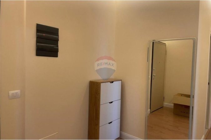 Tirane, jepet me qera apartament 2+1 , 92 m² 600 € 