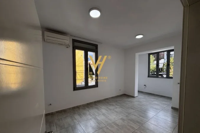 Tirane, jepet me qera zyre Kati 2, 75 m² 500 € (RRUG E DIBRES, MEDRESEJA)