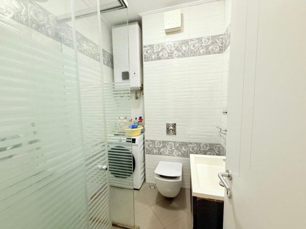 Tirane, jepet me qera apartament 2+1 Kati 2, 135 m² 750 € (Pranë Inxhinierisë, tek Doro City)