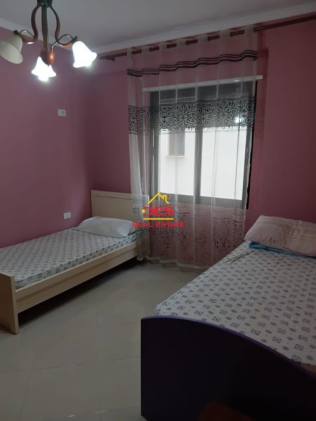Vlore, jepet me qera apartament 2+1+Ballkon Kati 5, 110 m² 350 € (Rruga Gjergj Kastrioti)