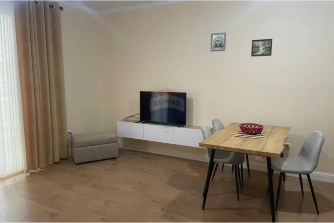 Tirane, jepet me qera apartament , 92 m² 600 € 