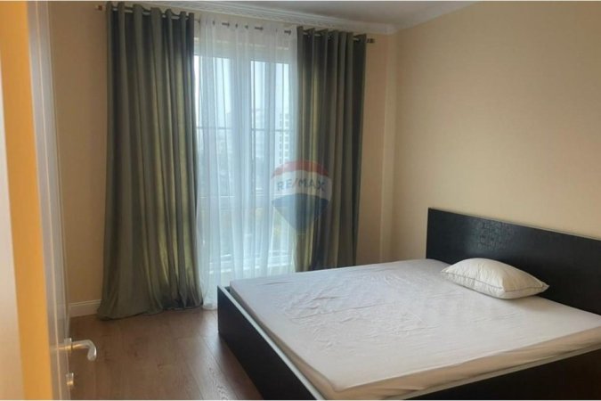 Tirane, jepet me qera apartament , 92 m² 600 € 