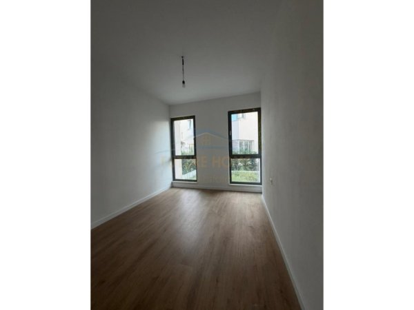Tirane, jepet me qera apartament 2+1 Kati 1, 137 m² 1.200 € 